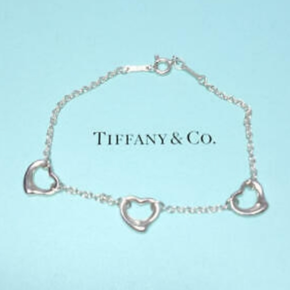 GORGEOUS Designer Elsa Peretti Sterling Silver 925 TIFFANY & CO TRIPLE HEART 💗 - Picture 2 of 5